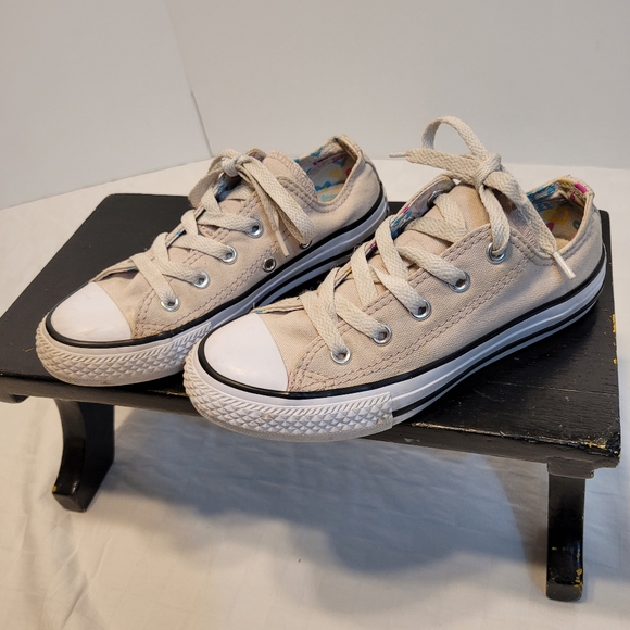 Converse All Star shoes, kids. Light pink/cream color (see pics) girls size 13 - Picture 2 of 9